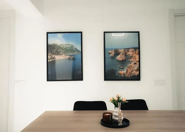 Modern Andalusian House One Minute From The Beach