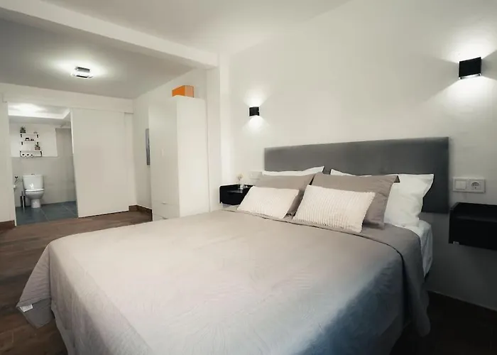 Modern Andalusian House One Minute From The Beach